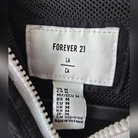 Forever 21 Black Rompe Vientos Jacket With Details of Adjustment to Sides - Picture 6 of 11